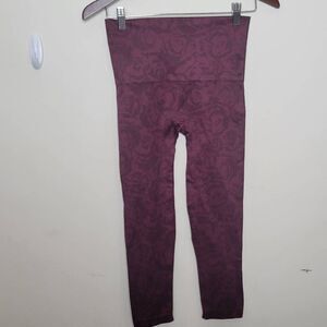 Spanx Cropped Look at Me Now Seamless Leggings Garnet Rose Large